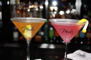 Meek's Lounge & Bistro - Lake Charles