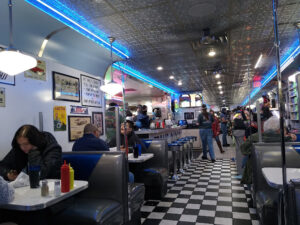 Mel's Classic Diner - Pigeon Forge