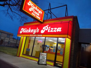 Mickey's Pizza - Lincoln Park