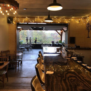 Montez Creekside Kitchen - Whitehouse