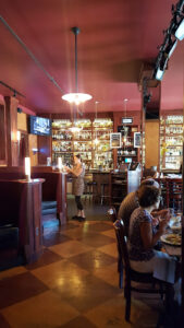 Moody's Bistro Bar & Beats - Truckee