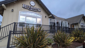 Mo's River Road Grill - Salinas