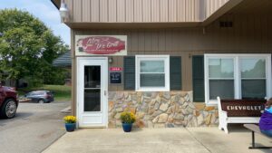 Mrs. D's Grill & Take Out - Mt Airy
