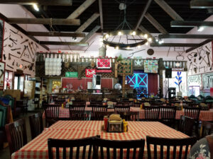 Myrt and Lucy's Chat & Chew Family Restaurant - Wisconsin Dells