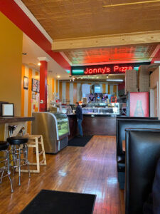 Nina's Pizza - Utica
