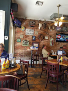 Papa's Bar & Grill - Natchitoches