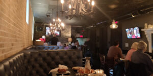 Parlor Bar & Kitchen - Newport
