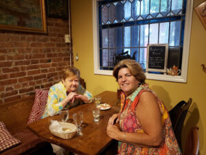 Poppy's Place - Floral Park