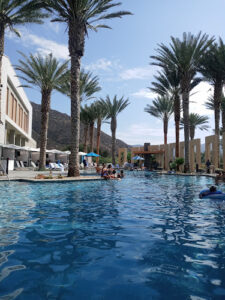 Retreat Pool & Cabanas - El Cajon