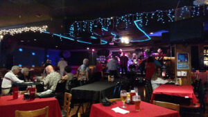 Rhythm House Restaurant & Lounge - Fort Myers
