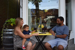 Roanoke Vineyards Wine Bar - Mattituck