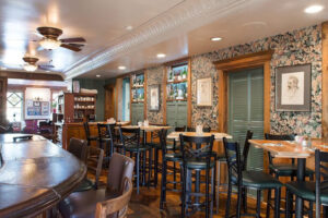 Robin's Nest Restaurant - Mt Holly