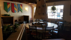 Round Table Pizza - Upland