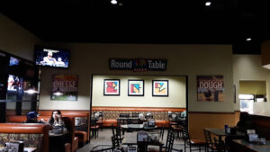 Round Table Pizza - Riverside