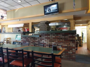 Round Table Pizza - Salinas