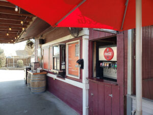 Salty's BBQ - Bakersfield