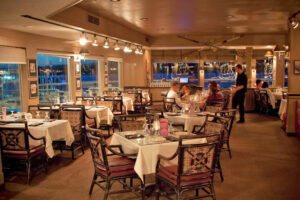 Salty's on the Columbia River - Portland