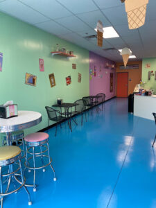 Scoops Ice Cream Parlor - Pigeon Forge
