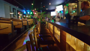 Shaker's Bar & Grill - Youngstown