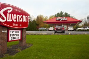 Swensons Drive-In - Stow
