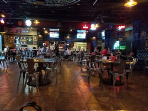 The 5th Quarter - Sports Bar and Restaurant - Visalia