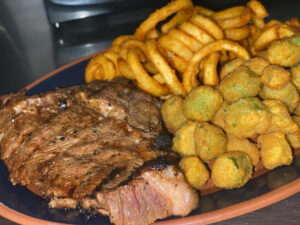 The Broken Stool Bar and Grill - Kilgore