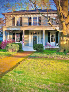 The Carriage Inn Bed and Breakfast - Charles Town