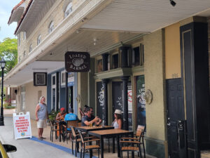 The Loaded Barrel Tavern - Bradenton