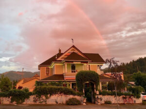 The Painted Lady Bed & Breakfast and Tea Room - Myrtle Creek