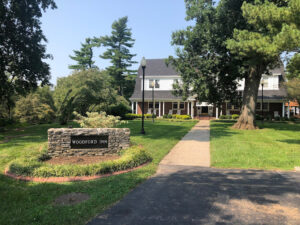 The Woodford Inn - Versailles