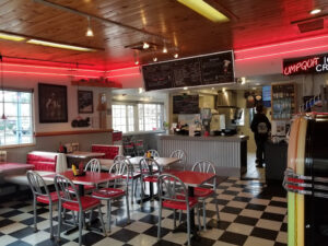 Tommy's All American Burgers - Myrtle Creek