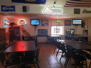 Trailhead Hideaway Bar and Grill - Safford