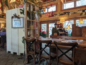 Tree House Tavern - Warwick