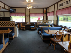 Twin Kiss Restaurant - Howard