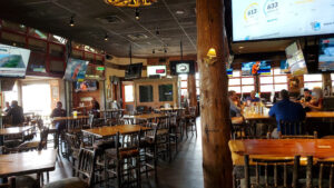 Twin Peaks Restaurant - Altamonte Springs