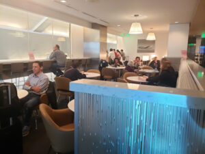 United Club Lounge @ SEATAC Airport - Seattle