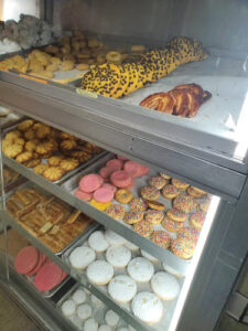 Vivian's Bakery - Lynwood