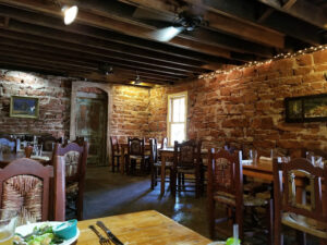 White Dog Hill Restaurant - Clinton