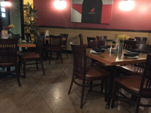Wiki's Wine Dive & Grill - Bakersfield