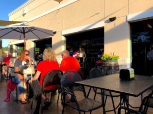 Winking Lizard Mayfield - Mayfield Heights