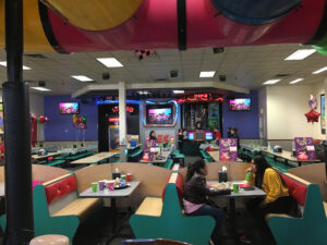 Chuck E. Cheese - Burnsville