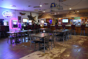 Howlin’ Wolf Creek Bar - St Croix Falls