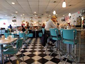 Lola's Diner - Park Ridge